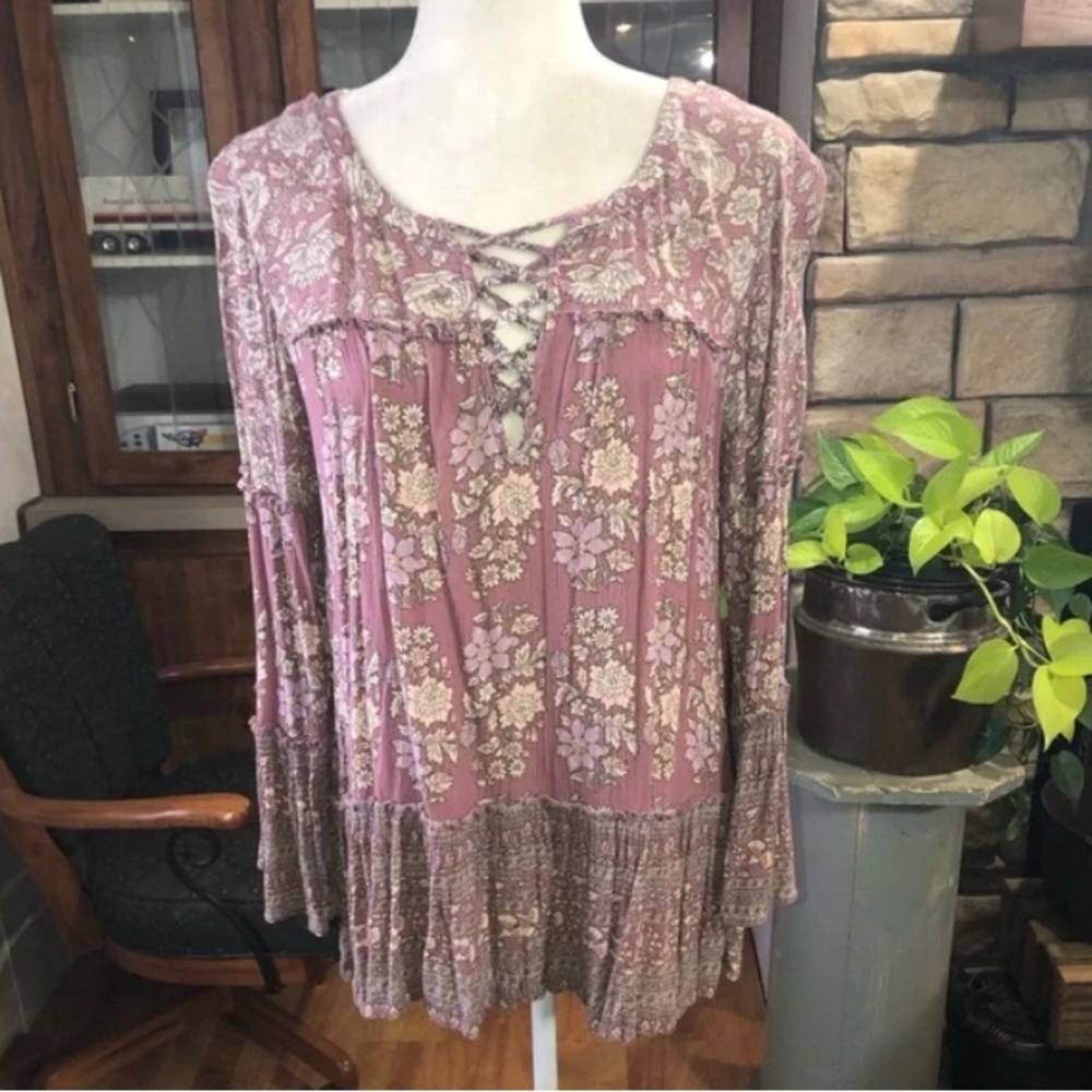 AMERICAN EAGLE SIZE MEDIUM DUSTY ROSE COLORED BOHO TOP W-BELL SLEEVES